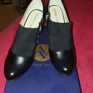 Adrienne Vittadini Poomses